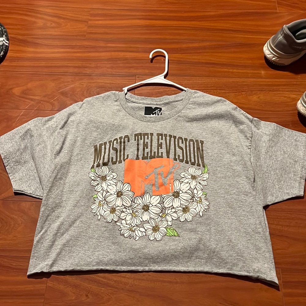 cropped short sleeve tshirt